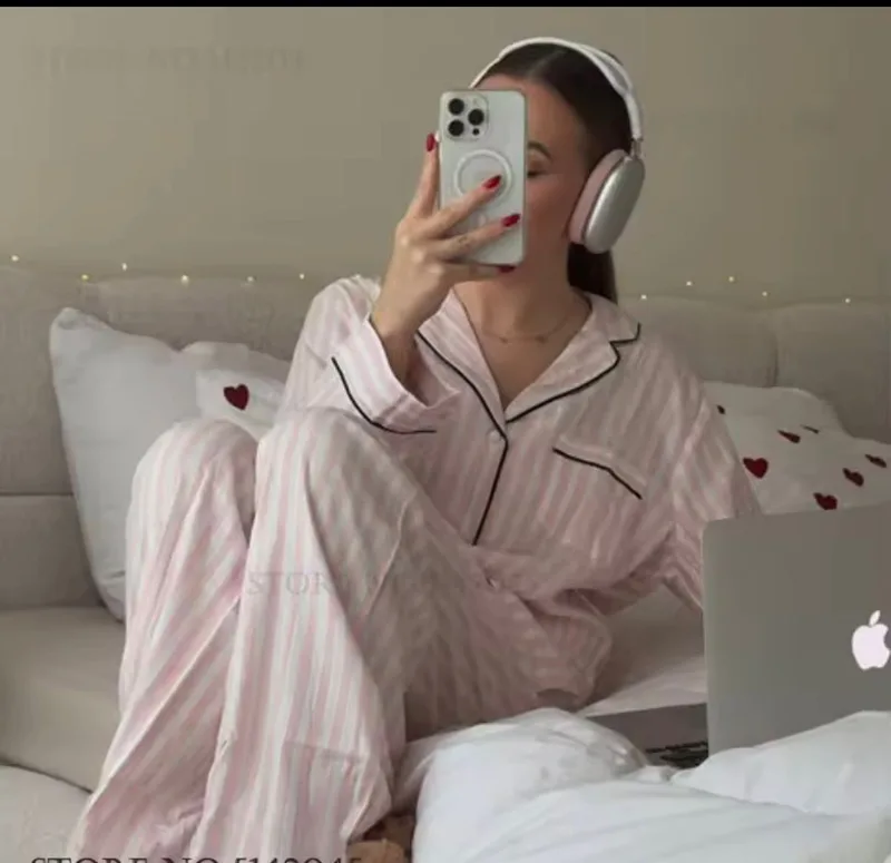 Pijama estilo Victoria S. Verano rosa pantalon