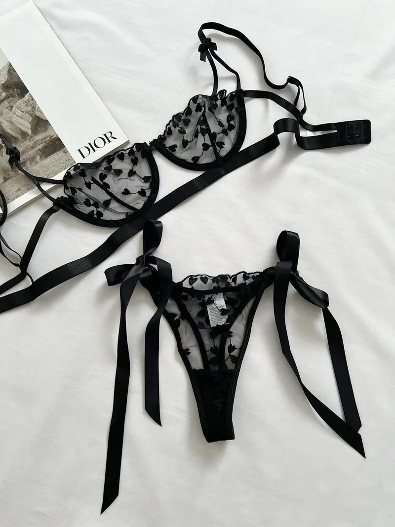 Set corazoncitos negro