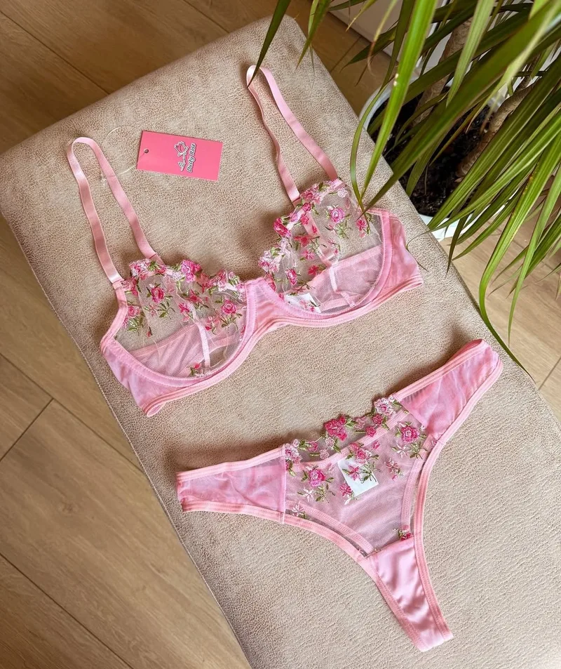 Set lencería rosa
