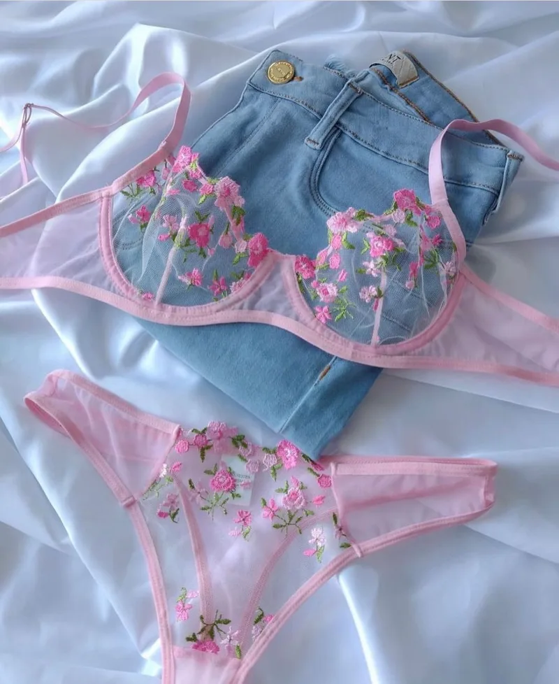 Set lencería rosa